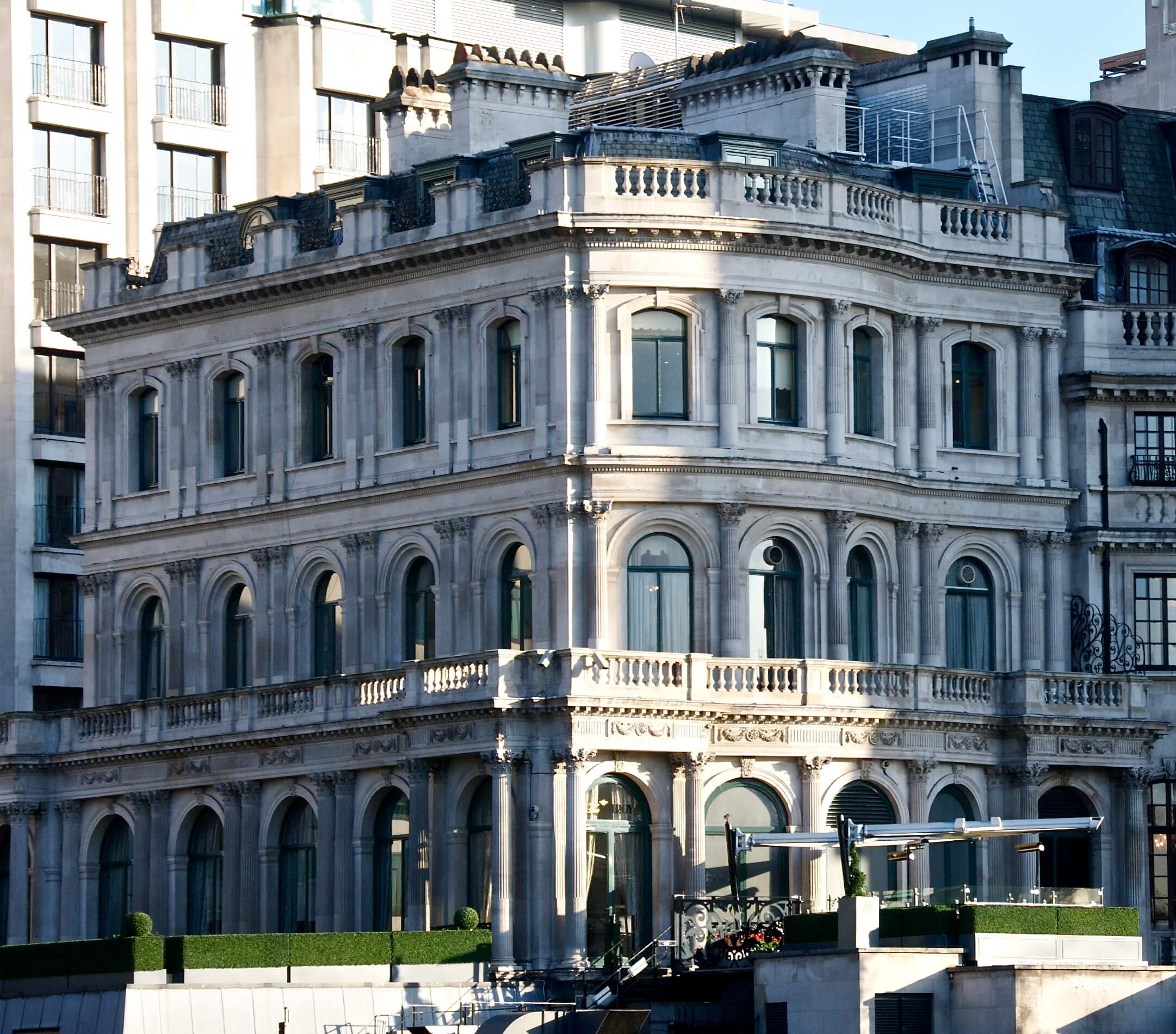 Allure of Les Ambassadeurs: The Premier Exclusive Luxury Casino in Mayfair London