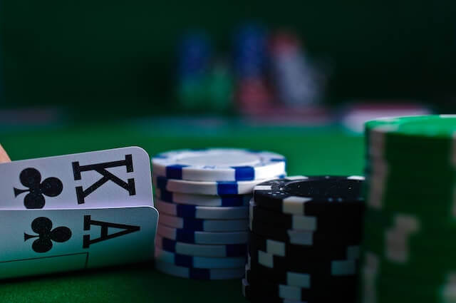 Mastering the Game: A Comprehensive Guide on How Poker Tournaments Work